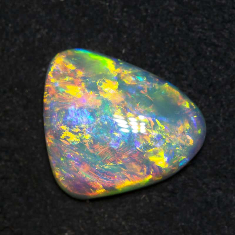 1.90 ct gem crystal opal 11x9.2x3.2mm