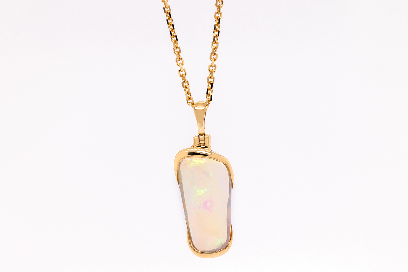 Australian 1.30ct Skin Shell Opal 18kt Yellow Gold Pendant