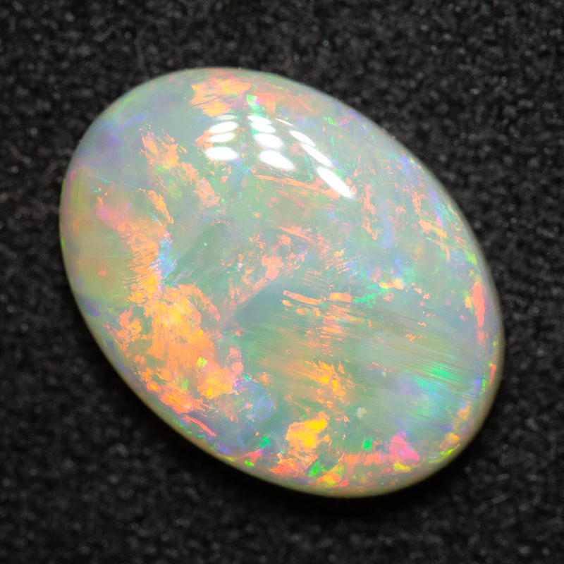 2.20 ct white opal 11.4x8.5x3.4mm