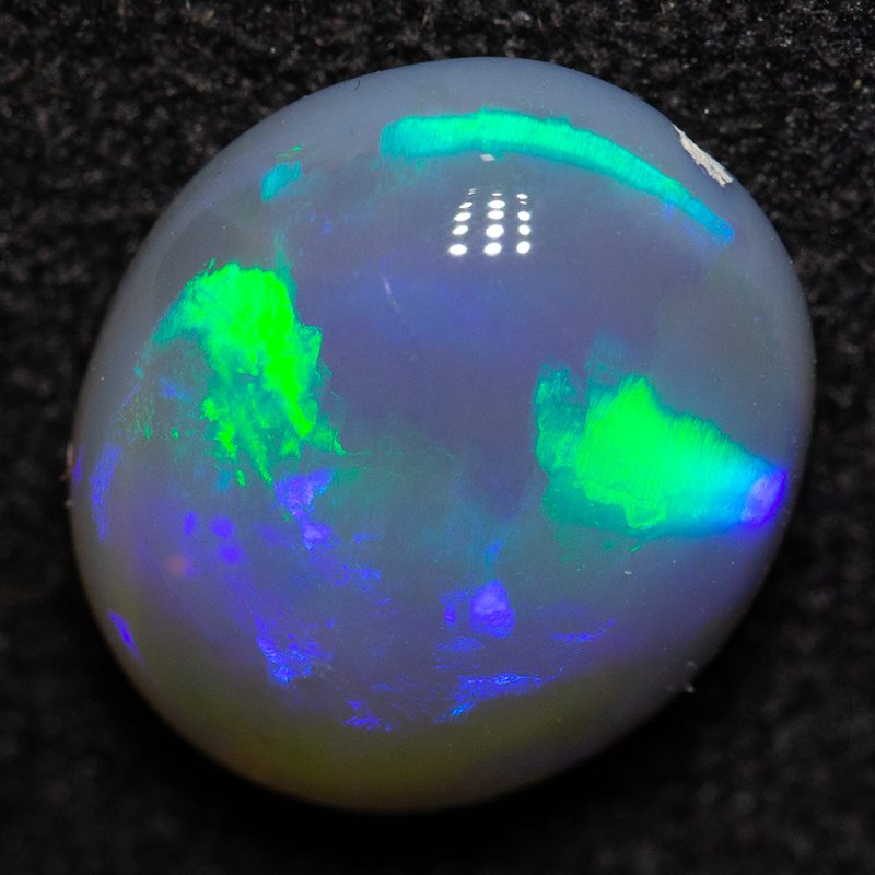 2.21 ct crystal opal 9.8x8.5x4.3mm