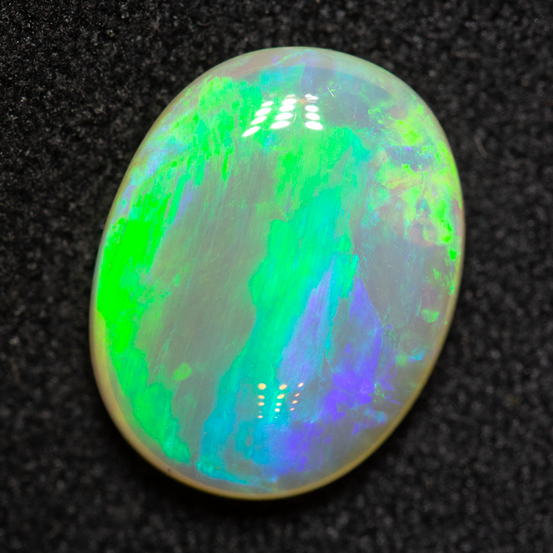 2.34 ct crystal opal 11.3x8.3x3.8mm