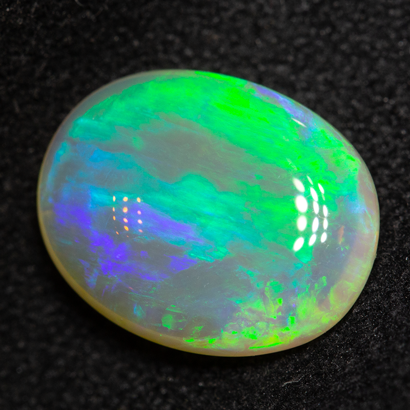 2.34 ct crystal opal 11.3x8.3x3.8mm