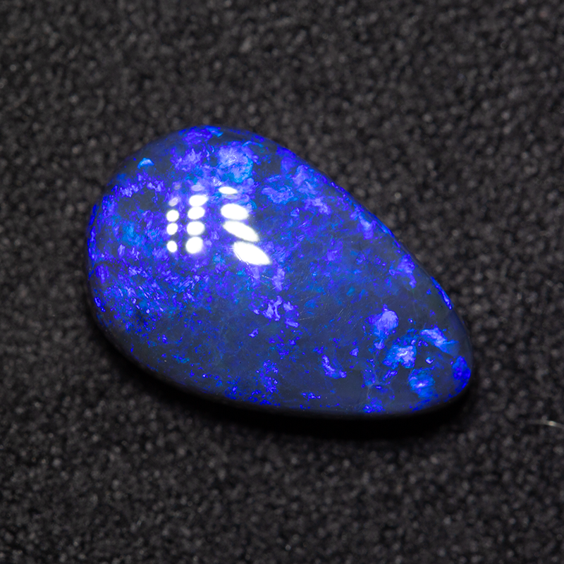 2.62 ct black opal 12.4x7.9x4.4mm