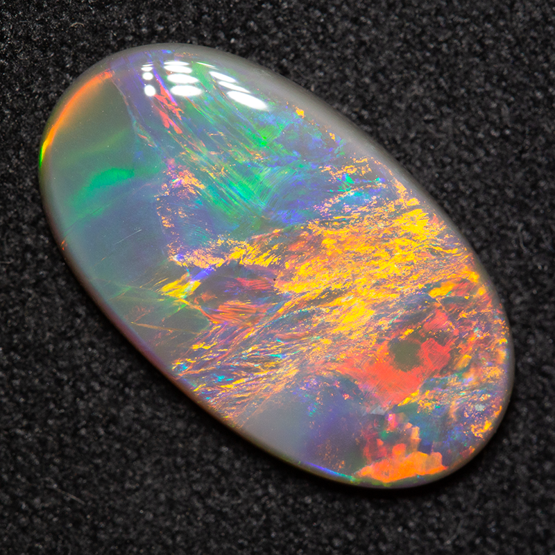 2.83 ct dark opal 16.1x9.2x2.7mm