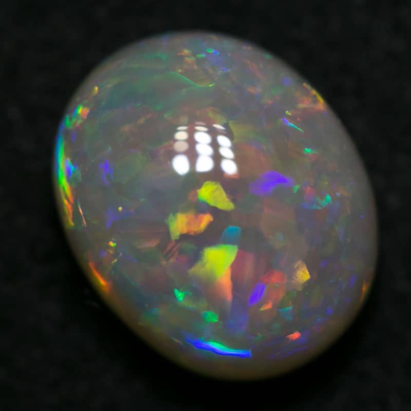 2.84 ct white opal 9.5x8x5.7mm