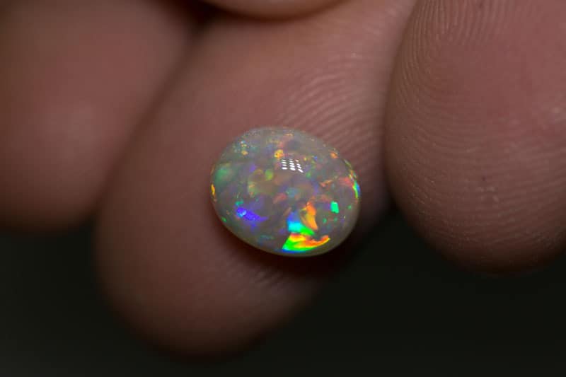 2.84 ct white opal 9.5x8x5.7mm