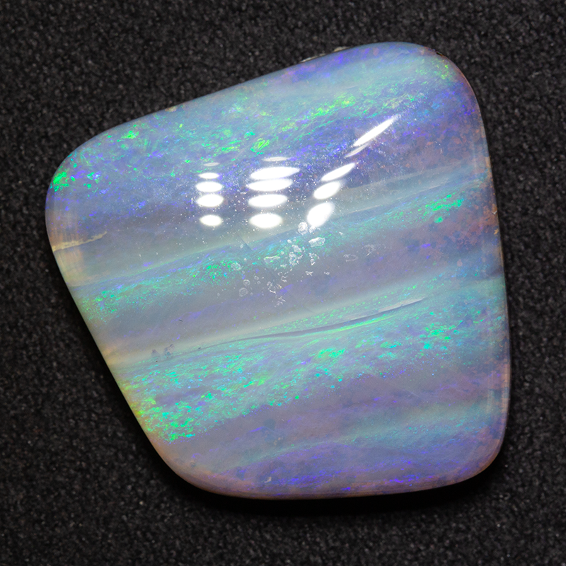 23.65 ct boulder opal 20.5x20.4x6.3mm