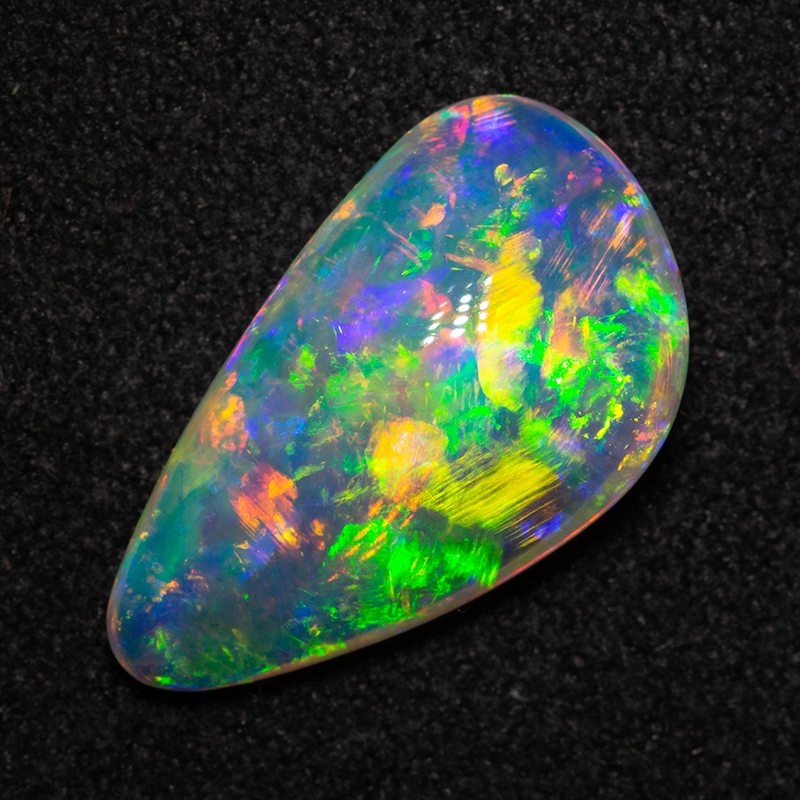 3.05 ct gem double-sided crystal opal 15.8x8.9x4.3mm