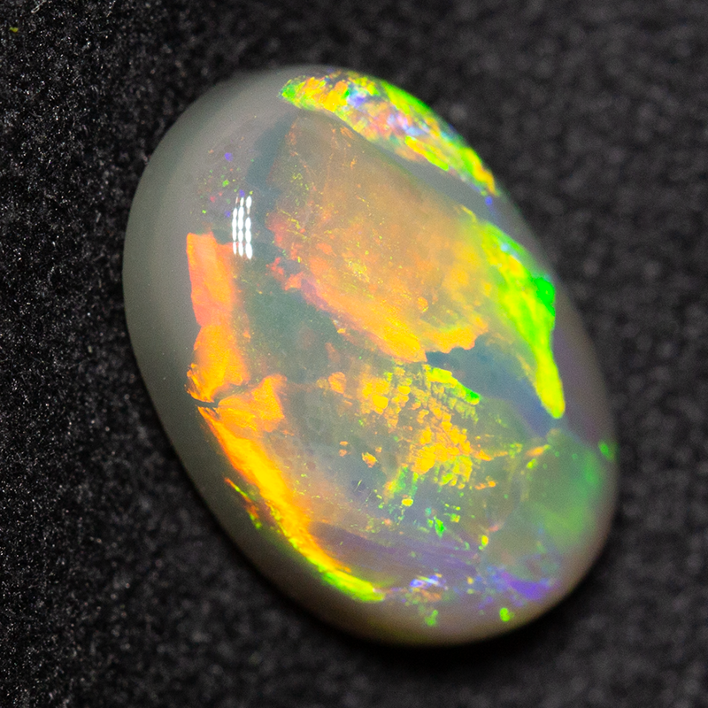 3.29 ct dark opal 12.1x8x4.9mm
