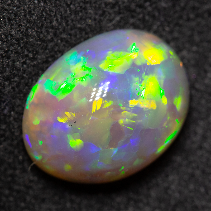 3.60 ct crystal opal 11.4x9.2x5.8mm