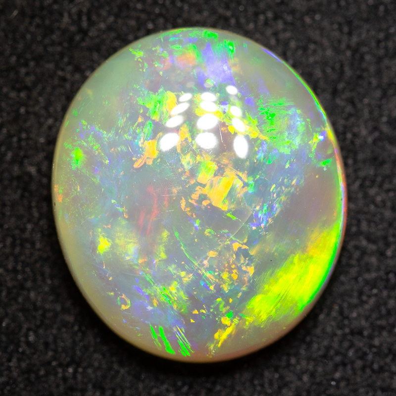 3.75 ct crystal opal 12.2x10.8x4.3mm