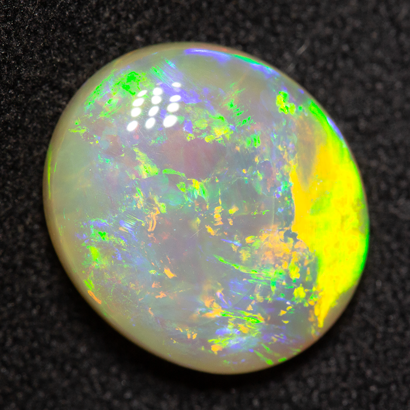 3.75 ct crystal opal 12.2x10.8x4.3mm