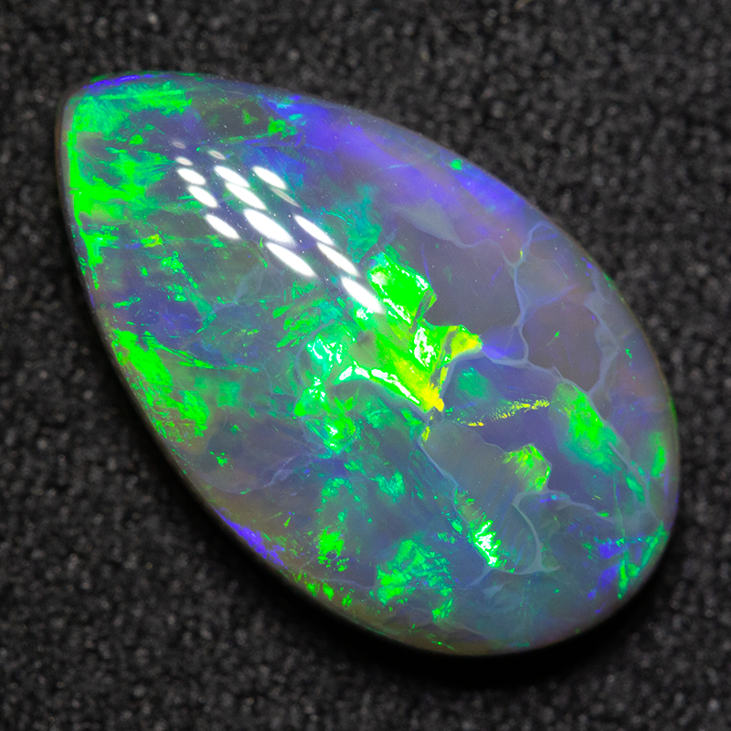 3.87 ct black opal 15x8.9x4.5mm