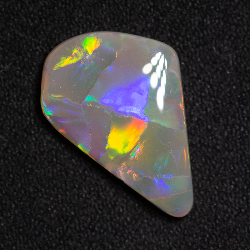 4.21 ct dark opal 17.7x11.4x3.6mm