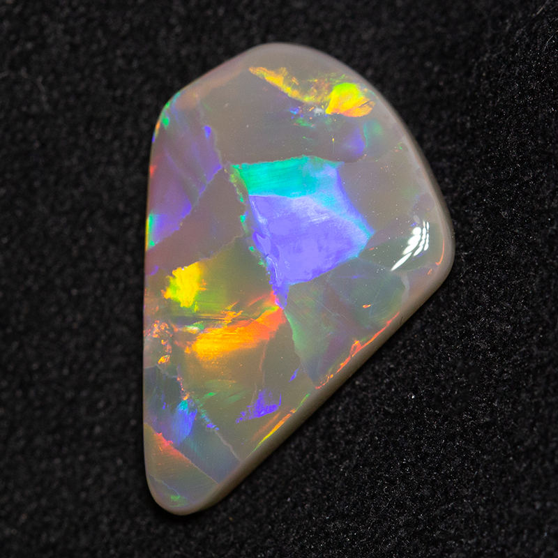 4.21 ct dark opal 17.7x11.4x3.6mm
