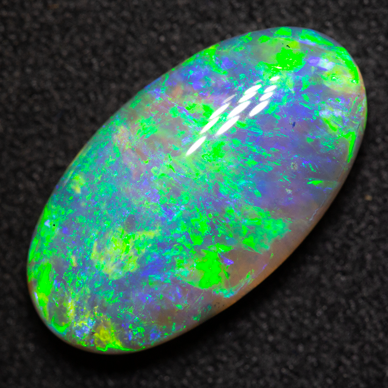 4.40 ct crystal opal 16.4x9x4.9mm