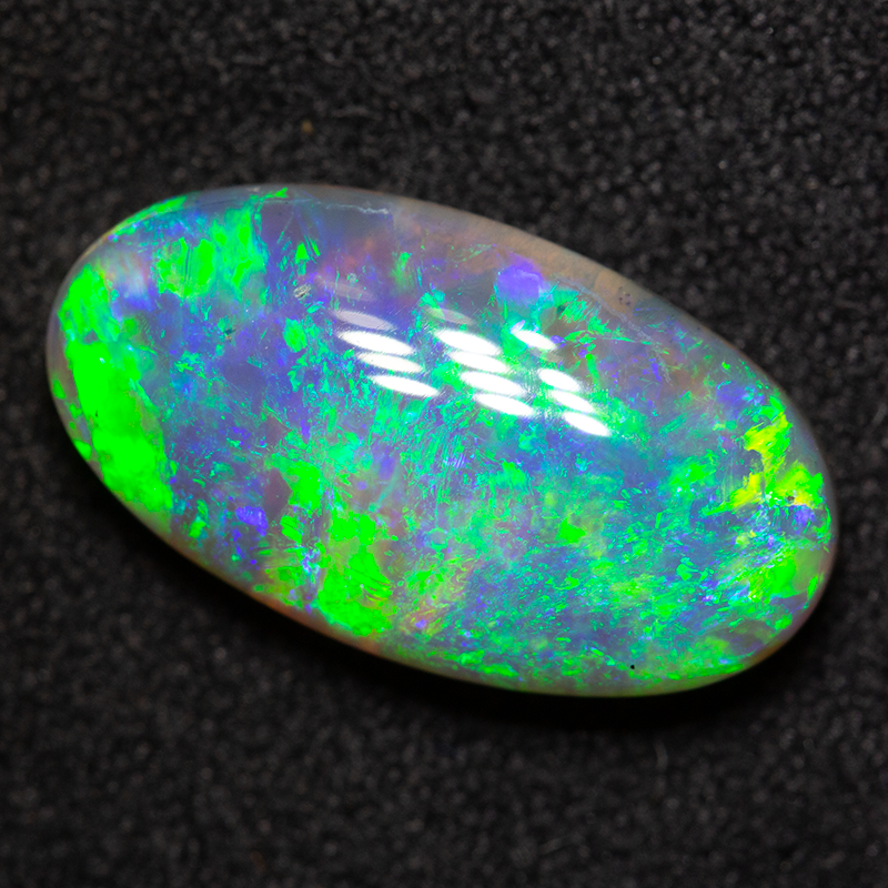 4.40 ct crystal opal 16.4x9x4.9mm
