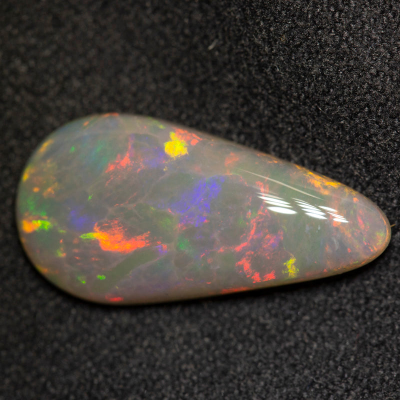 4.40 ct crystal opal 19.3x9.8x3.9mm