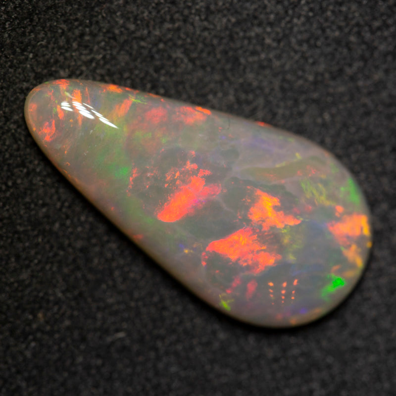 4.40 ct crystal opal 19.3x9.8x3.9mm