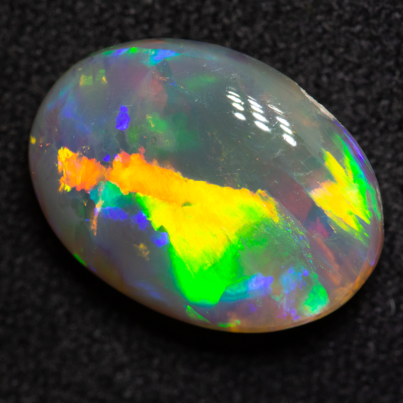 4.41 ct crystal opal 13.7x10.1x5.4mm
