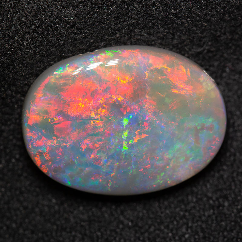 4.51 ct dark opal 14.8x10.8x4.2mm