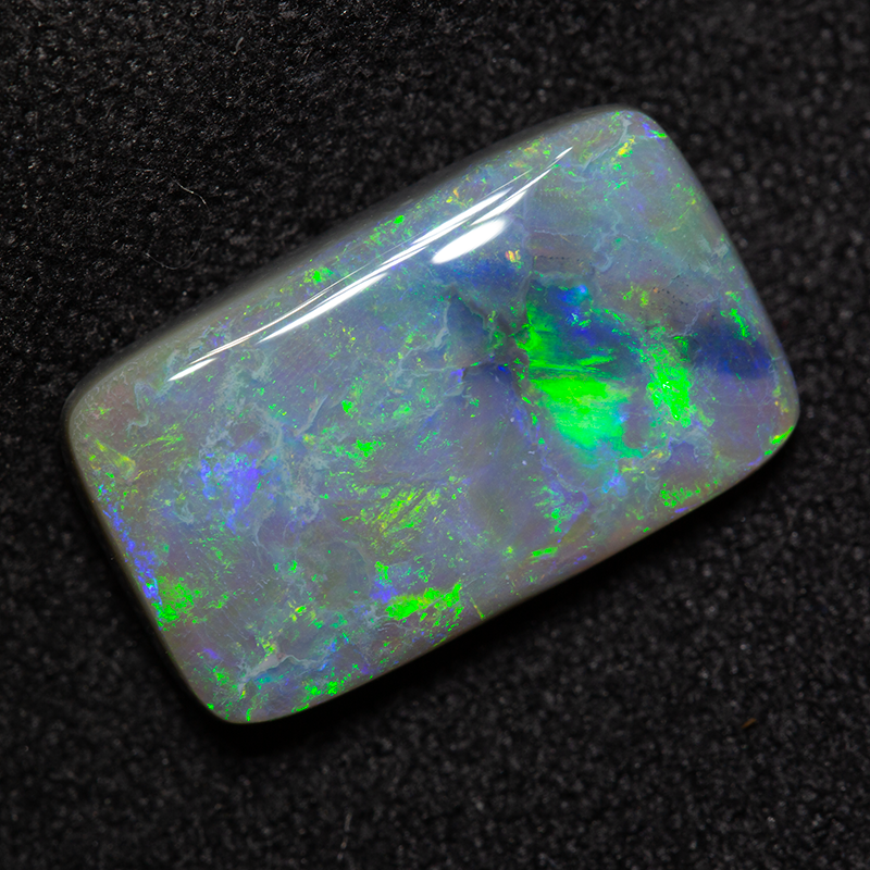 4.54 ct dark opal 15.3x9.2x4.2mm