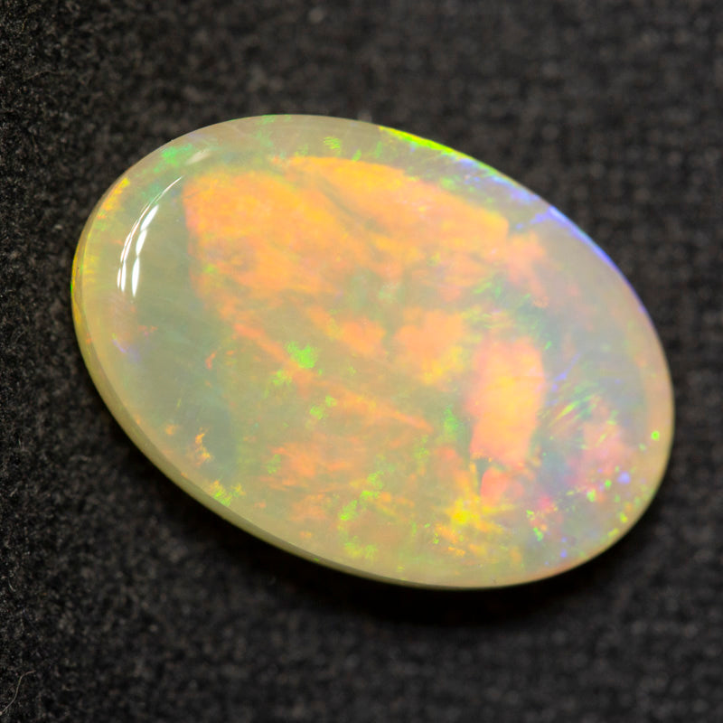 4.63 ct double-sided crystal opal 14.6x9.9x4.7mm