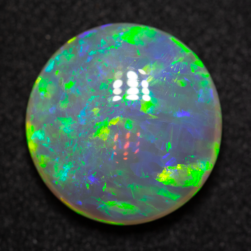 4.64 ct double-sided crystal opal 12.7x12.3x5mm