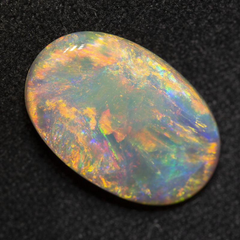 4.69 ct crystal opal 16.5x10.5x4.1mm