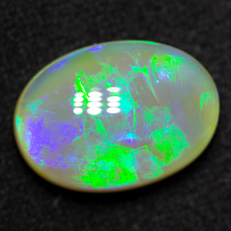 4.81 ct crystal opal 13.7x9.8x5.5mm