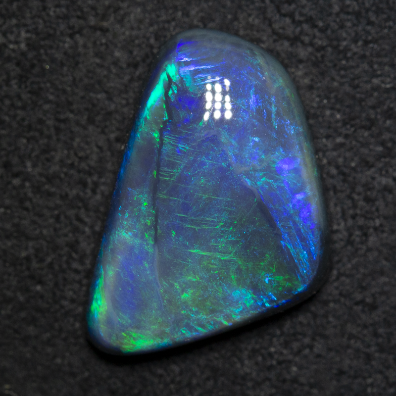 4.82 ct double-sided black opal 15.4x10.4x4.8mm