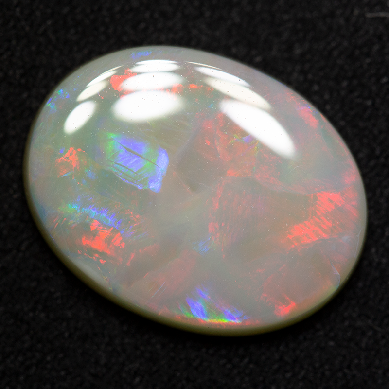 5.22 ct white opal 16.1x12.4x3.5mm