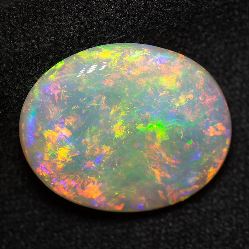 5.58 ct crystal opal 15.7x12.8x4.2mm
