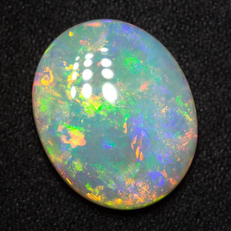 5.58 ct crystal opal 15.7x12.8x4.2mm