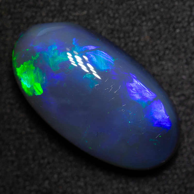 5.77 ct black opal 17.2x9.2x5.8mm