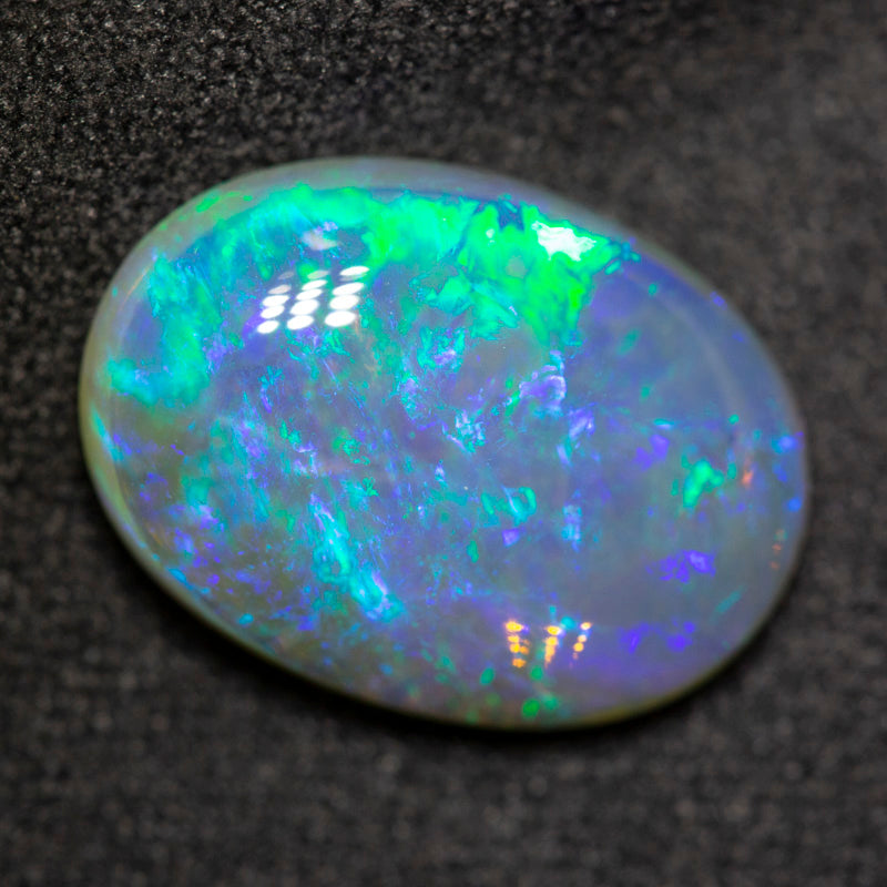 5.77 ct crystal opal 15.8x11.5x5.2mm