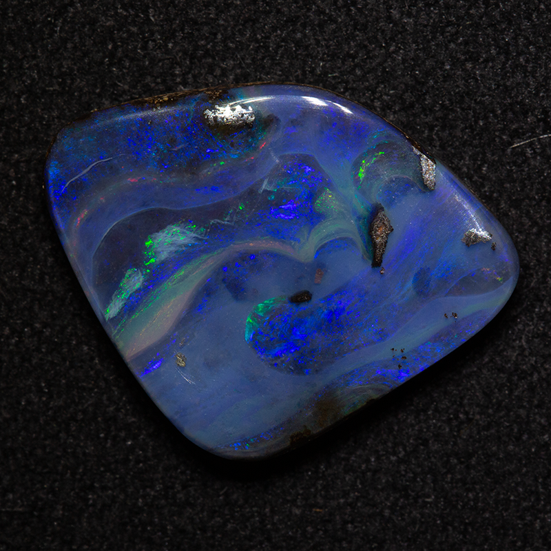 5.78 ct boulder opal 13.9x13.7x3.1mm