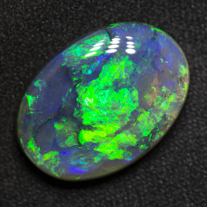 6.33 ct black opal 15.8x11.4x5.4mm