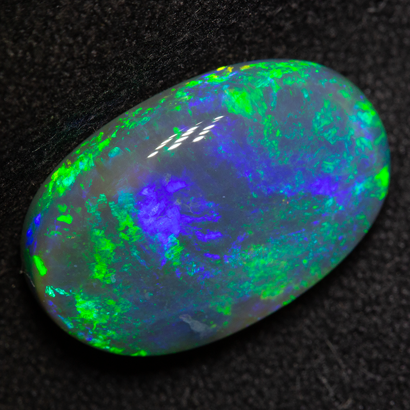 6.43 ct black opal 16.3x10.4x5.8mm