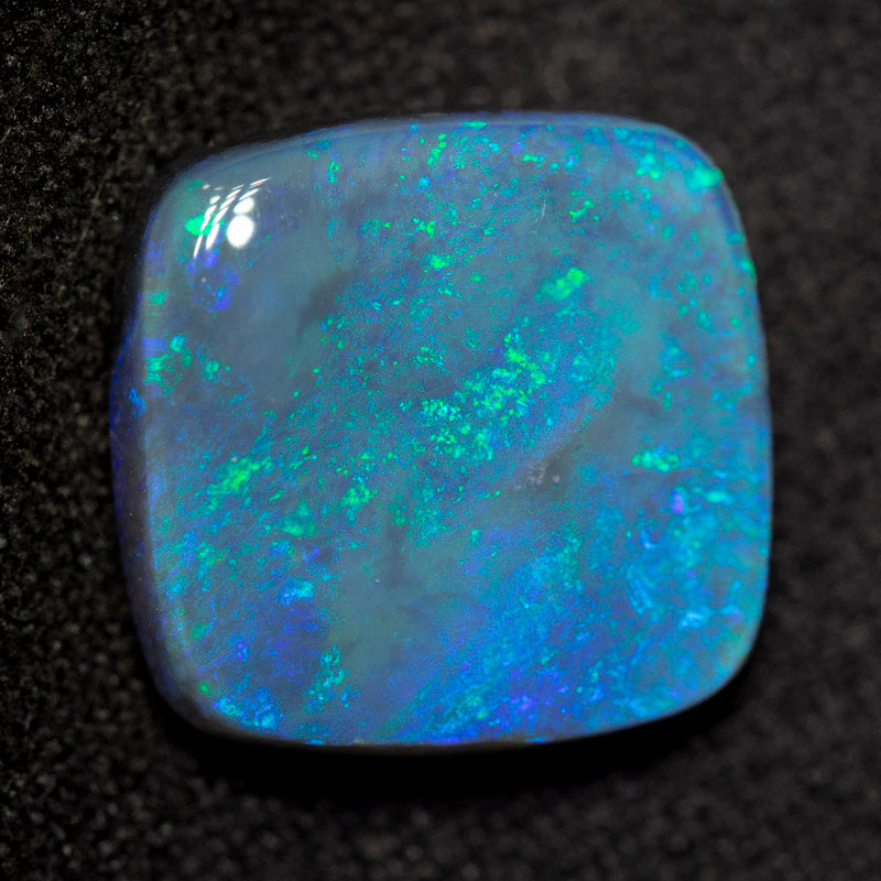 6.56 ct black opal 13.3x12.9x5mm