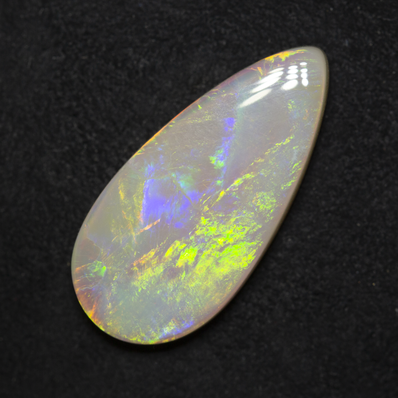 6.69 ct white opal 22.7x10.8x4.2mm