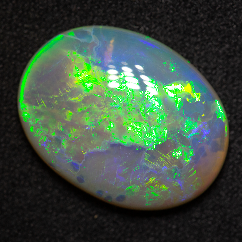 7.15 ct crystal opal 17.7x13.5x4.8mm