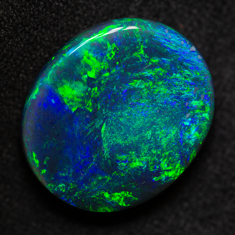 7.36 ct black opal 15.8x13.5x5.4mm