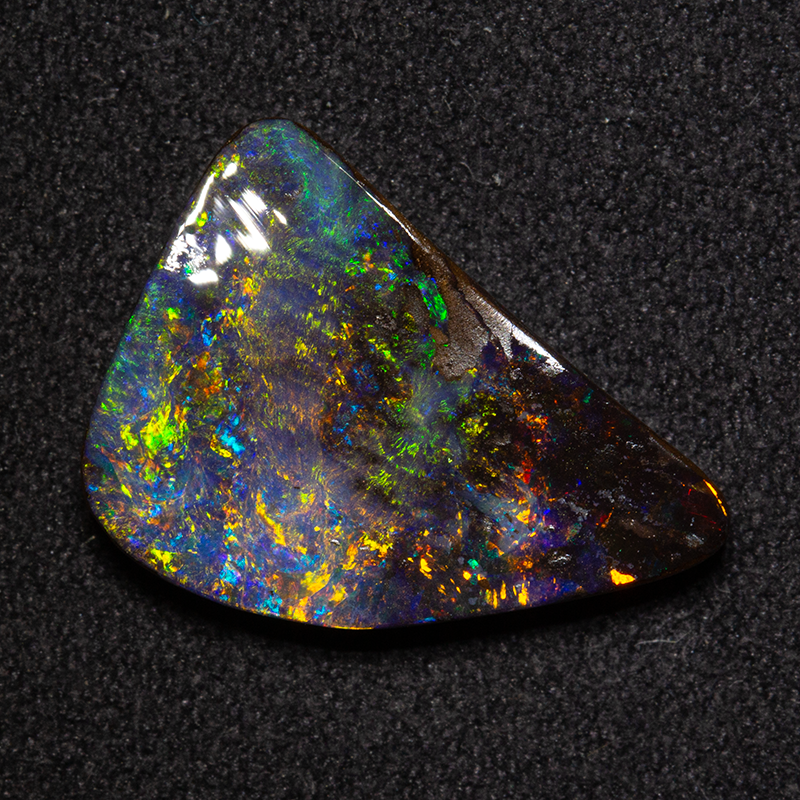 7.97 ct boulder opal 17.9x12.3x4mm