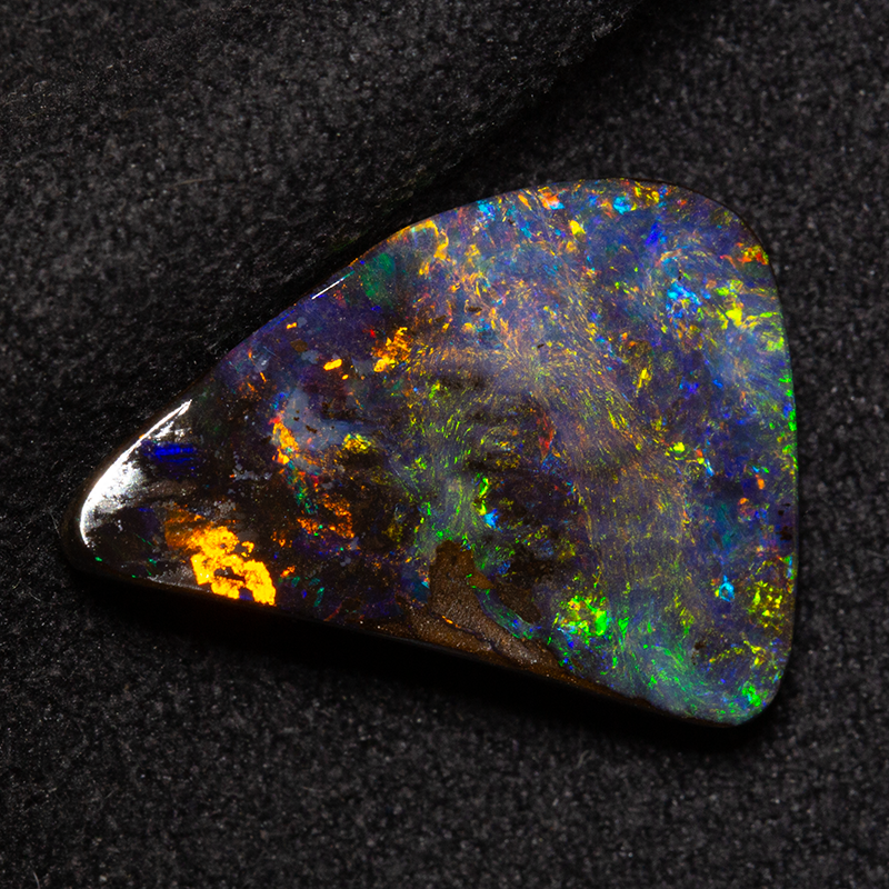 7.97 ct boulder opal 17.9x12.3x4mm