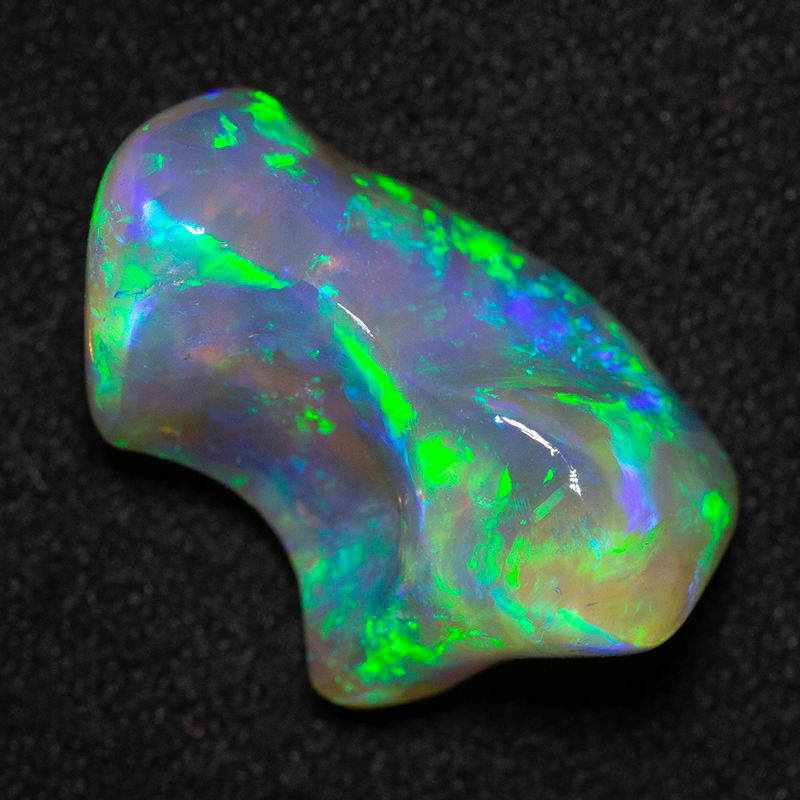 8.73 ct crystal opal carving 17.8x10.1x10.9mm