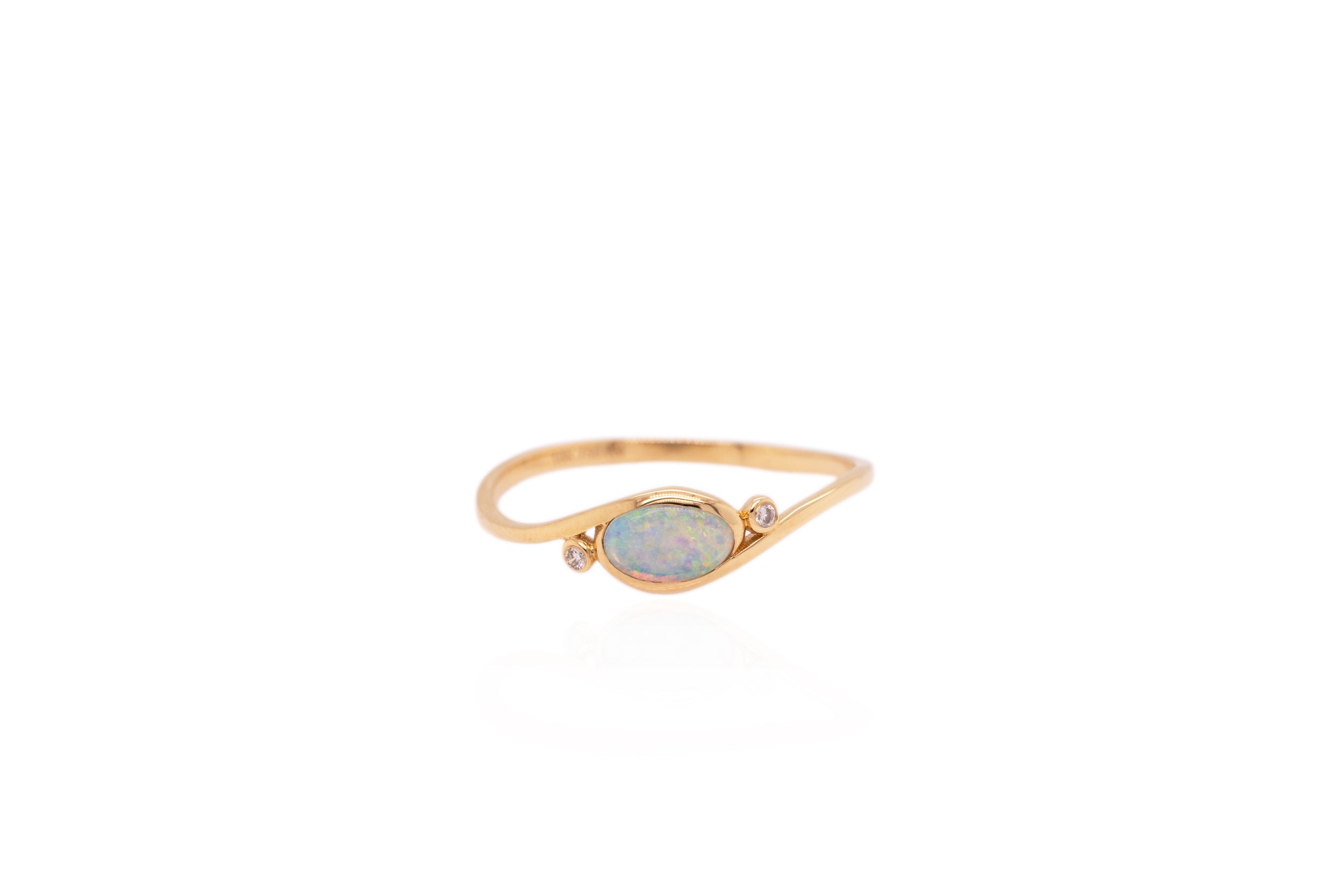Lyra — 18kt Yellow Gold 0.25 ct Crystal Opal Diamond Ring